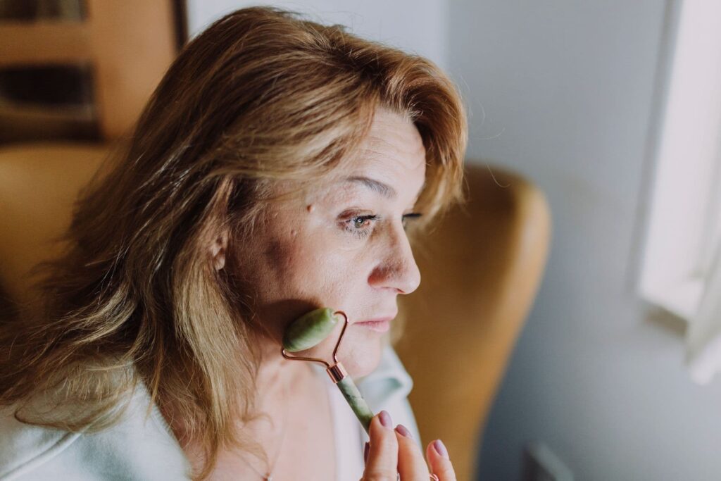How to Get Rid of Jowls: Options That Actually Work 3 pexels rdne 6724461 1